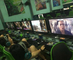 Thiên hạ đâu chỉ mỗi chị em cuồng "Người phán xử", cánh đàn ông cũng đang cày phim thay game đây này