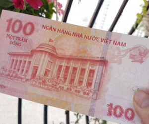 Tiền giấy 100 đồng lưu niệm lên giá gấp đôi sau một năm ra mắt
