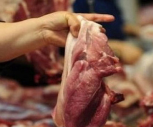 “Tồn hơn 300.000 tấn, thịt lợn Việt Nam vẫn khó xuất khẩu vì chất lượng”