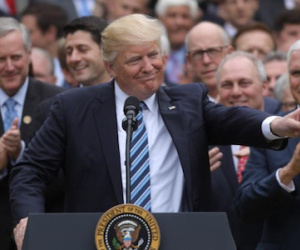 Trump thắng bước đầu trong việc phá di sản của Obama