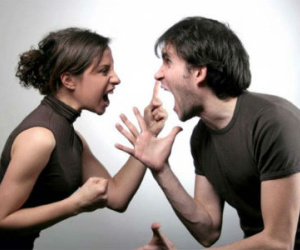 Đay nghiến để chồng sửa đổi thì hôn nhân càng rơi vào bế tắc