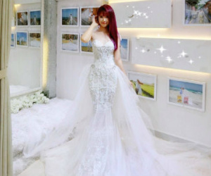 Khởi My duyên dáng trong đầm cưới đính kết 8.000 viên pha lê