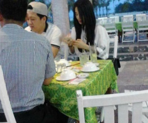 Trường Giang đưa Nhã Phương về quê sau sự cố bị ném chai