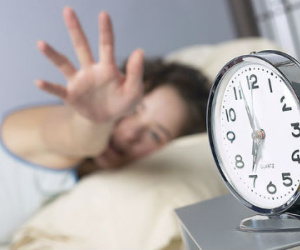 Bốn sai lầm nhiều người hay mắc khi mới ngủ dậy: Nên bỏ ngay để tránh bệnh nặng
