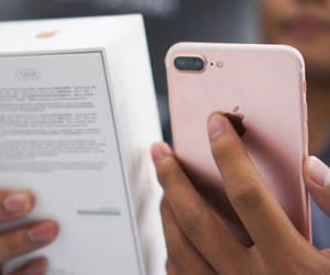 Đối đầu S8, iPhone 7 giảm giá không phanh tại Việt Nam