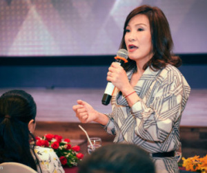 Hồng Đào: "Tôi không giành giật chương trình với Việt Hương"
