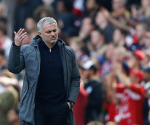 Mourinho: "Lần đầu tôi thấy CĐV Arsenal cười"
