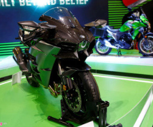 Siêu môtô Kawasaki Ninja H2 hàng hiếm tại Việt Nam