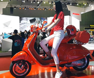 Vespa 946 Red 2017 - siêu xe tay ga thời trang tại Việt Nam