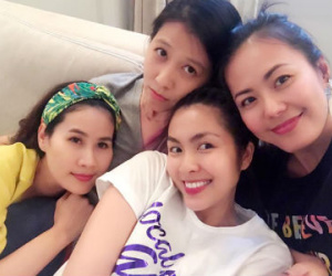 Vợ chồng Tăng Thanh Hà tranh thủ “trốn” 2 con đi tụ tập bạn bè