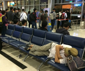 Khi "thượng đế" vẫn xếp ở chiếu dưới...