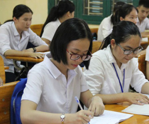Nữ sinh giành cùng lúc 3 học bổng nuôi khát vọng trở thành nhà ngoại giao