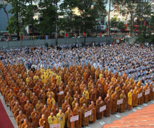 Hình ảnh: Tăng ni, Phật tử cả nước mừng đại lễ Phật đản năm 2017