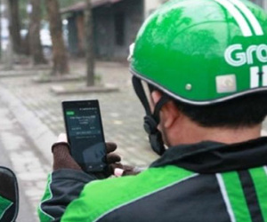 Liên tiếp 2 "xe ôm" GrabBike bị đâm, cướp xe