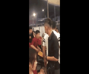 Nam nhân viên túm tóc, hành hung khách nữ ngay trong quán nướng Chú Tèo nổi tiếng Sài Gòn