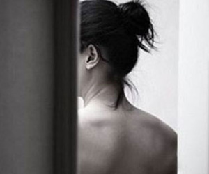 Người phụ nữ bị nhân tình tung ảnh khỏa thân kêu cứu công an