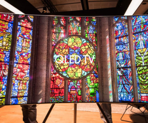 TV QLED với công nghệ Quantum Dot mô phỏng cấu trúc kim cương