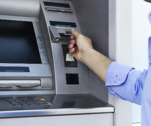 Mất 129 triệu đồng dù thẻ ATM đang được ngân hàng giữ