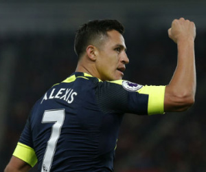 Sanchez nổ súng, Arsenal đẩy Man Utd về vị trí thứ sáu