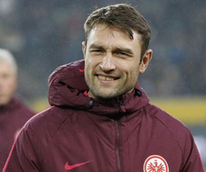 Trợ lý HLV tại Bundesliga đuổi bắt kẻ cướp tiền ở cây ATM
