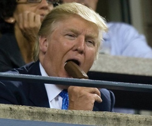 Báo chí công kích Trump vì ăn kem nhiều hơn người khác