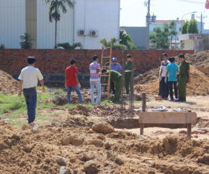 Phát hiện thi thể bảo vệ dưới hố móng công trình