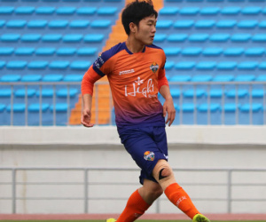 Xuân Trường hớn hở sau khi lập "siêu phẩm" cho Gangwon FC