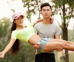 Bà mẹ U50 bị nhầm là người yêu của con trai vì quá trẻ