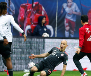 Bayern ngược dòng không tưởng 5-4 trước RB Leipzig