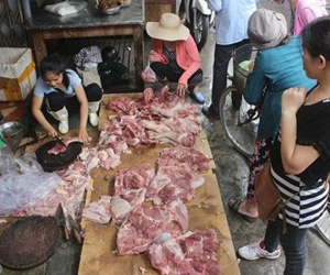 Vụ hắt dầu luyn vào thịt lợn ở Hải Phòng: Hai người phụ nữ sẽ phải chịu mức án như thế nào?