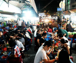 Ghé chợ hàng rong Sài Gòn nghe chuyện phố, "nếm" nhộn nhịp đô thành
