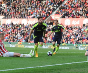 Stoke 1-4 Arsenal: Giroud lập cú đúp, Arsenal tiếp tục mơ vào Top 4