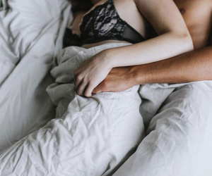 Làm những điều này khi quan hệ, bạn sẽ không bao giờ đau đầu gối