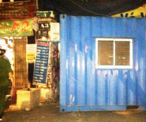 Nhóm giang hồ cầm hung khí lao vào tấn công 1 gia đình ở Sài Gòn