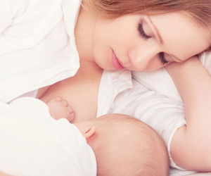 Bất ngờ: Khoa học chứng minh sữa mẹ chữa được bệnh ung thư?
