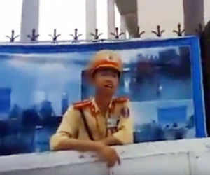 Chấn chỉnh cảnh sát giao thông chửi bậy