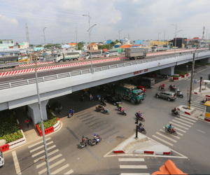 Cầu vượt hơn 500 tỷ đồng phía Tây TP HCM thông xe trước 3 tháng