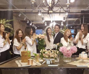 Cha Ye Ryun và Joo Sang Wook ngọt ngào trong dạ tiệc cô dâu trước thềm đám cưới