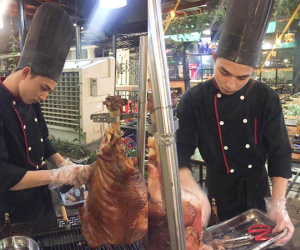 Chỉ với một bức ảnh chụp "góc nghiêng thần thánh", chàng trai Việt này đã nổi ầm ầm với biệt danh "soái ca thái thịt"