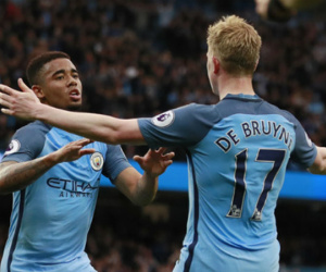 Vượt ải West Brom, Man City đặt một chân trong top 4