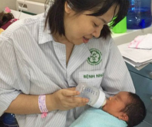 Giây phút làm mẹ sau 11 năm bán nhà, 6 lần thụ tinh nhân tạo