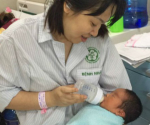 Giây phút làm mẹ sau 11 năm bán nhà, 6 lần thụ tinh nhân tạo