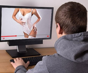 Mối nguy hiểm khi nam giới thường xuyên xem phim khiêu dâm