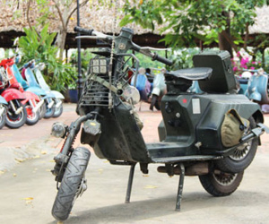 Bản độ Vespa phong cách quân đội tại Việt Nam