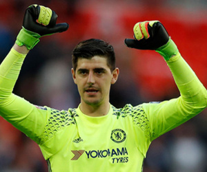 Courtois giành giải Găng tay Vàng Ngoại hạng Anh