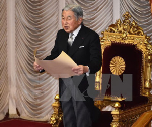 Nội các Nhật Bản thông qua dự luật cho phép Nhật hoàng thoái vị