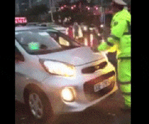 Đã xác định danh tính lái xe taxi vi phạm cố tình cản trở đoàn xe ưu tiên