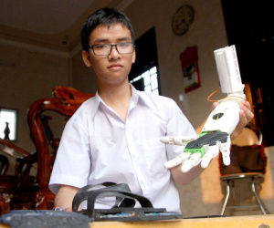 Học trò chế cánh tay robot và con số 3 “định mệnh”