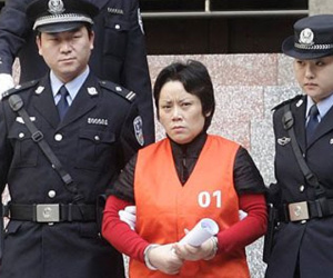 “Mẹ đỡ đầu của mafia” và những bí mật về lối sống bệnh hoạn