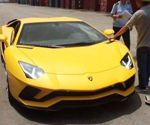Siêu xe Lamborghini Aventador S đầu tiên về Việt Nam